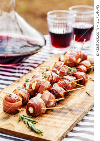 stuffed dates with bacon stuffed dates with bacon 21714045