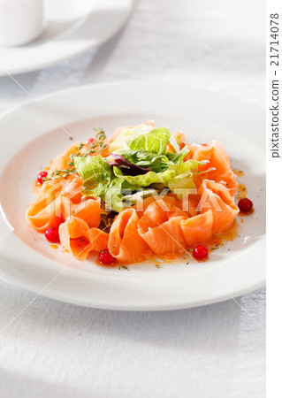 fish carpaccio 21714078