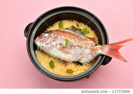 這是一種帶米飯（米飯）的日本土豆飯。調味醬油。 21715006