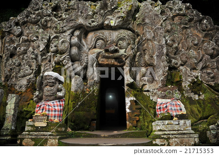 巴厘島烏布的Goa Gajah遺址(大象洞穴) 巴厘島烏布的Goa Gajah遺址(大象洞穴) 21715353