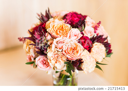close up of bridal wedding bouquet 21715413
