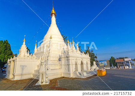 Wat Prathat Doi Kong Mu. Maehongsorn, Thailand Wat Prathat Doi Kong Mu. Maehongsorn, Thailand 21715732