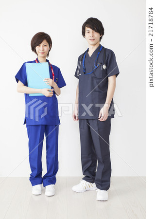 Doctor wearing scrub Doctor wearing scrub 21718784