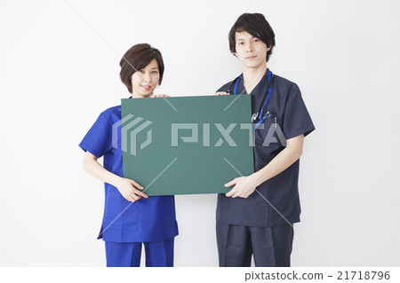 Doctor wearing scrub Doctor wearing scrub 21718796