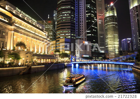 Night view of Fullerton Hotel 21722328