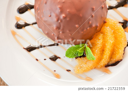 chocolate and orange croissant 21722359