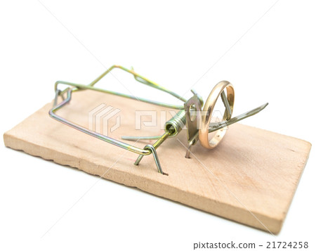 Mousetrap with Golden Ring Mousetrap with Golden Ring 21724258