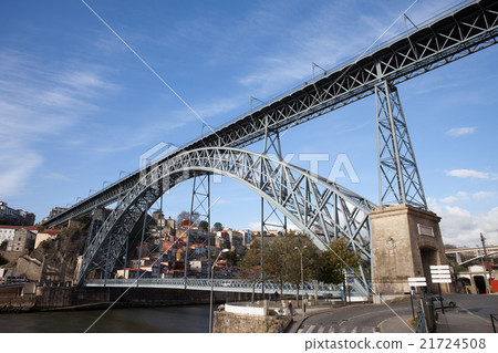 Dom Luis I Bridge on Douro River in Porto 21724508