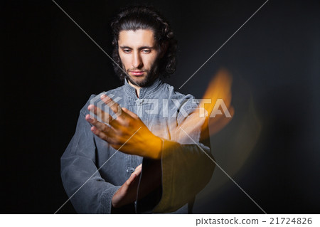 Man in kimono excercising Martial Arts 21724826