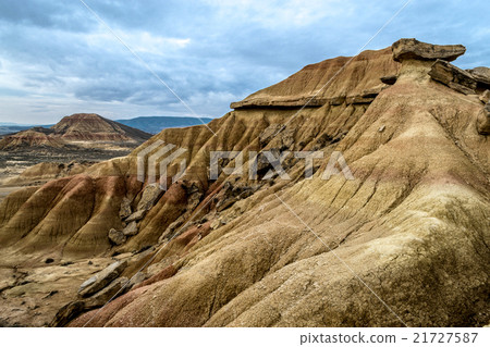 Contrasted erosion Contrasted erosion 21727587