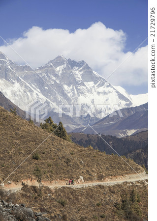 Everest Road 21729796