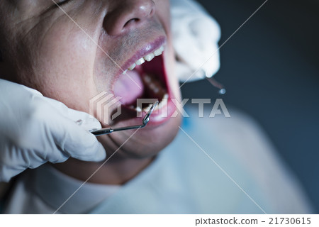 Dentist / hygiene 21730615