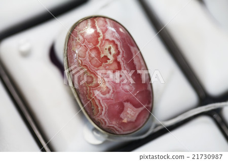 ring  with a large agate  ring  with a large agate  21730987