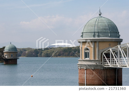 Water intake tower and Seibu dome over Tamaoko 21731360