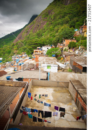 Rio de Janeiro downtown and favela 21731407