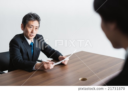 男性接受采訪 21731870