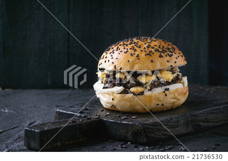 Black rice veggie  burger 21736530