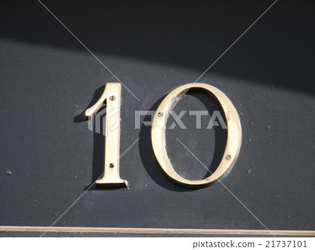 10號的跡象 21737101