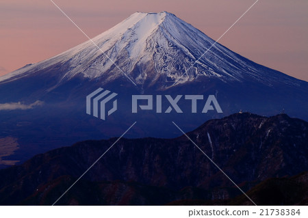 Mt. Fuji at the dawn where the wild goose is seen from the mountain ridge 21738384