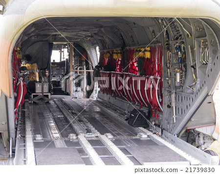 Air Self-Defense Force Transport helicopter CH-47J in-flight _ 1 21739830