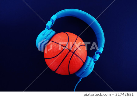 Ball with headphones 21742681