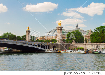 Bridge of Alexandre III in Paris, France Bridge of Alexandre III in Paris, France 21743940
