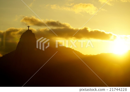 The hill of Corcovado in the sunset 21744228
