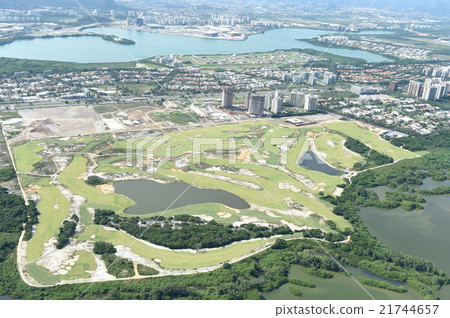 Full view of golf 21744657