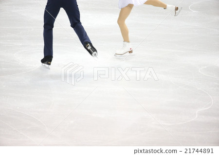 Pair figure skating Pair figure skating 21744891