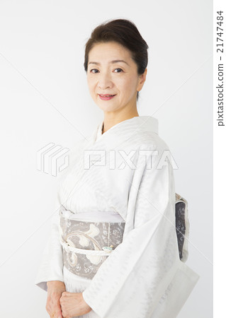 Kimono women Kimono women 21747484