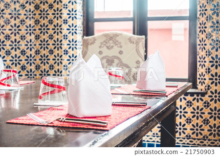 Table set 21750903
