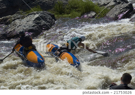 Water sportsmen in threshold Water sportsmen in threshold 21753026