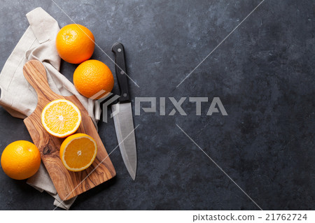 Fresh orange fruits 21762724