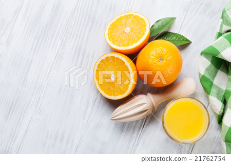 Fresh ripe oranges and juice 21762754