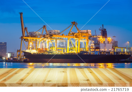 Cargo ship 21765719
