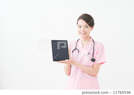 Healthcare worker with tablet PC (female) 21769596