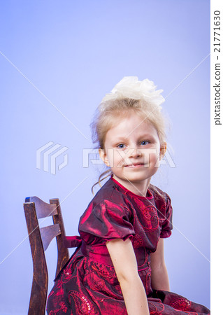 Portrait of little girl Portrait of little girl 21771630