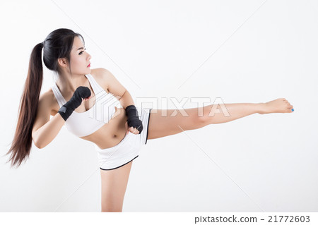 Boxing Woman 21772603