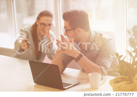 Freelance man and woman Freelance man and woman 21776777