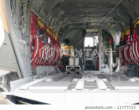 Air Self-Defense Force Transport helicopter CH-47J in-flight _4 21777153