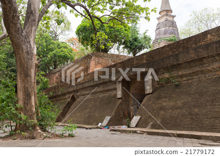 thai temple, tunnel in wat umong, chiang mai 21779172