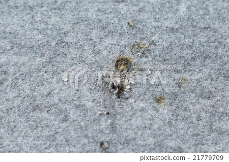 Cigarette incomplete carpet 21779709