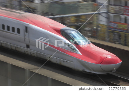 Akita Shinkansen E 6 series (follow shot) 21779863