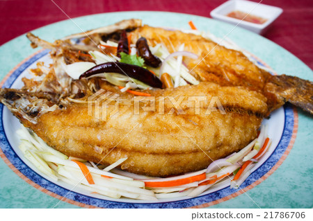 Deep-fried snapper, stlye thai food. 21786706