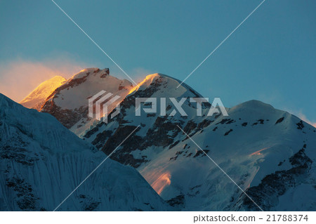 Kanchenjunga region Kanchenjunga region 21788374
