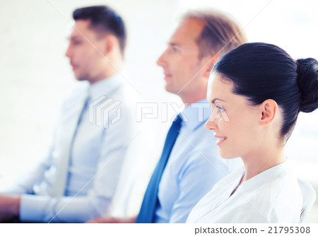businessmen and businesswomen on conference businessmen and businesswomen on conference 21795308