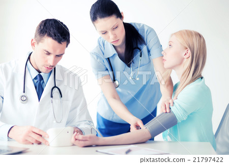 doctor and patient in hospital 21797422