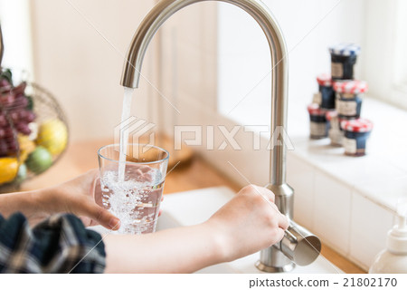 自來水 自來水 21802170