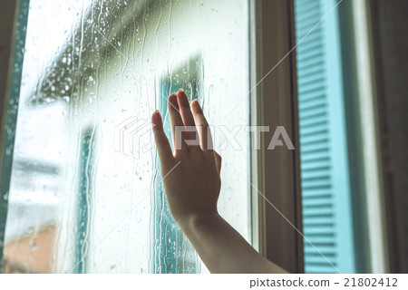 下雨天 21802412