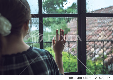 Wet day  21802427
